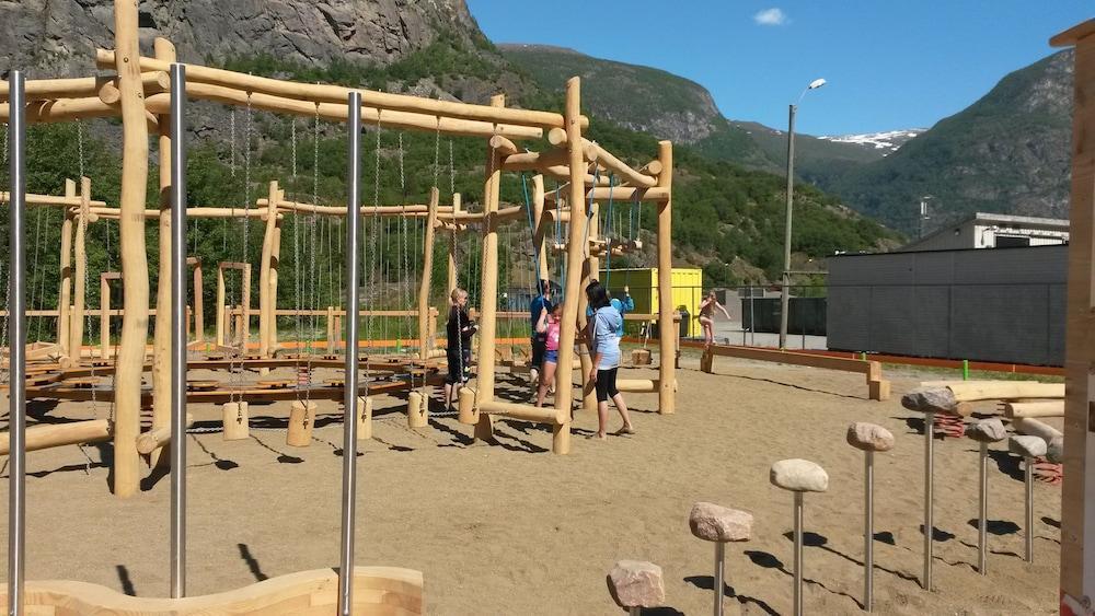 Laerdal Ferie- Og Fritidspark Lærdalsøyri Esterno foto