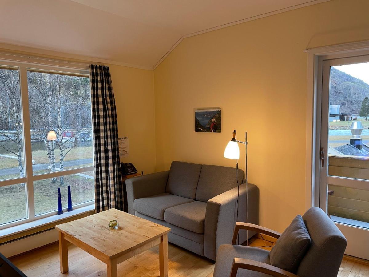 Laerdal Ferie- Og Fritidspark Lærdalsøyri Esterno foto