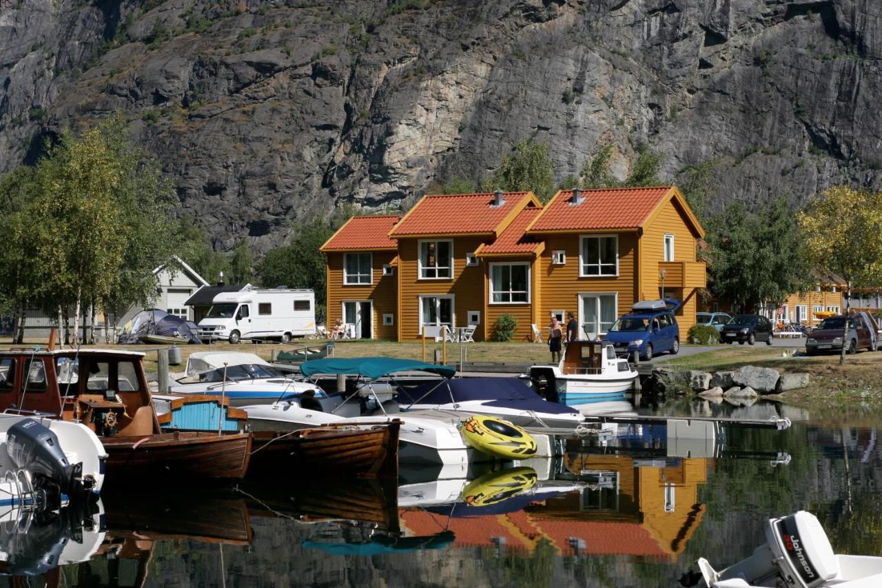 Laerdal Ferie- Og Fritidspark Lærdalsøyri Esterno foto