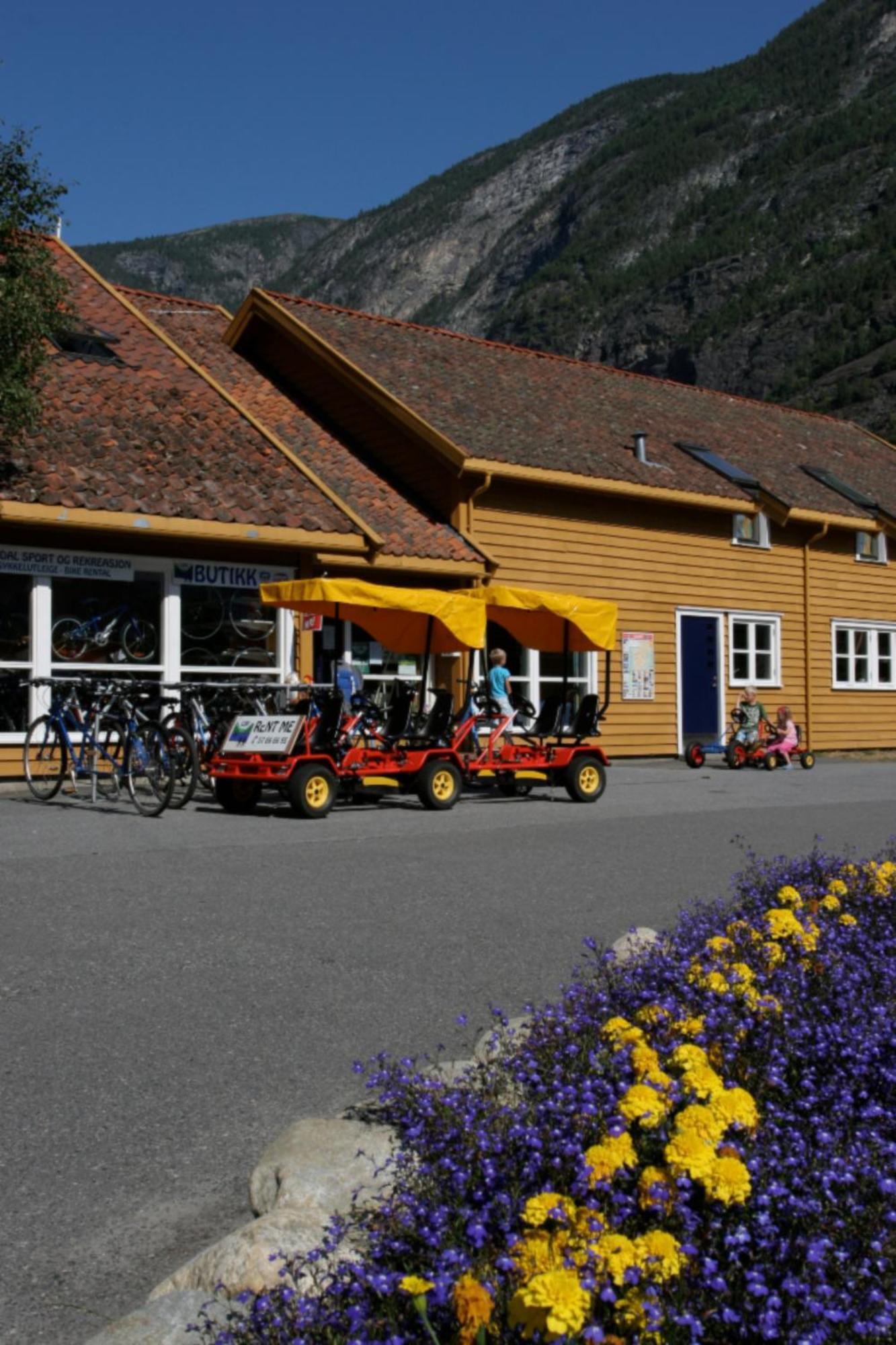 Laerdal Ferie- Og Fritidspark Lærdalsøyri Esterno foto