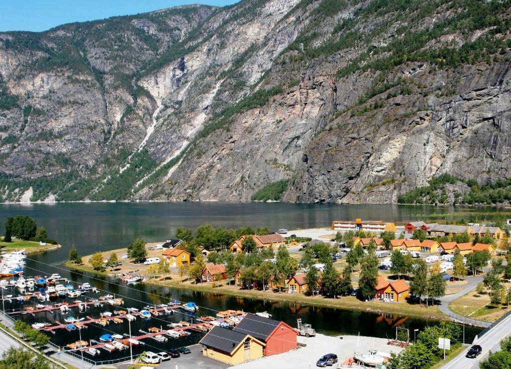 Laerdal Ferie- Og Fritidspark Lærdalsøyri Esterno foto