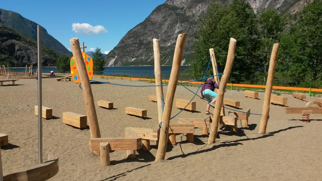 Laerdal Ferie- Og Fritidspark Lærdalsøyri Esterno foto