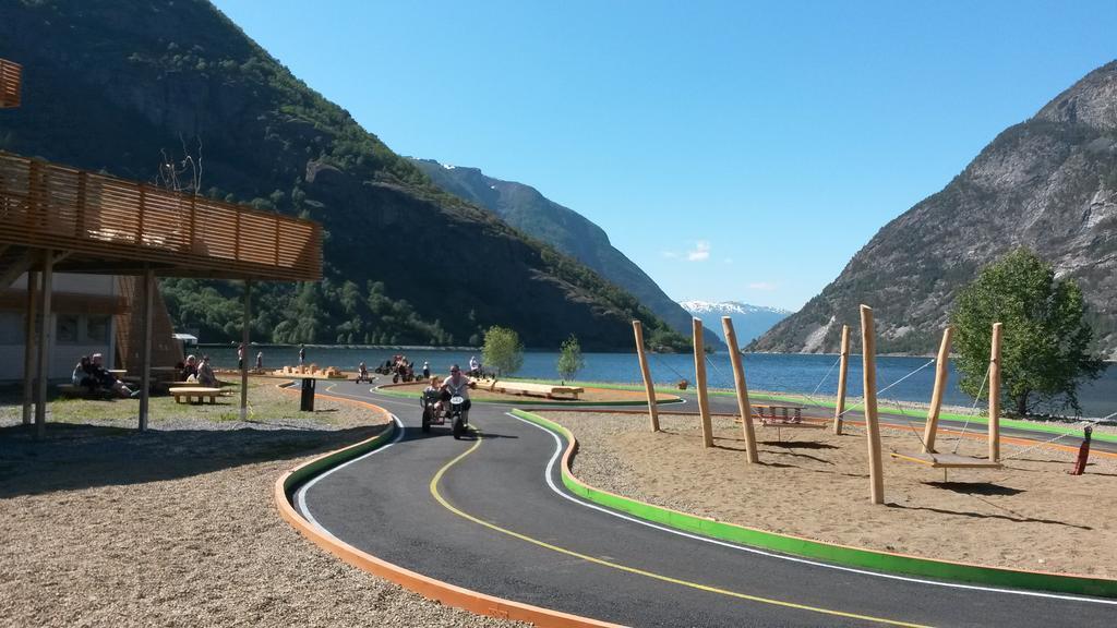 Laerdal Ferie- Og Fritidspark Lærdalsøyri Esterno foto